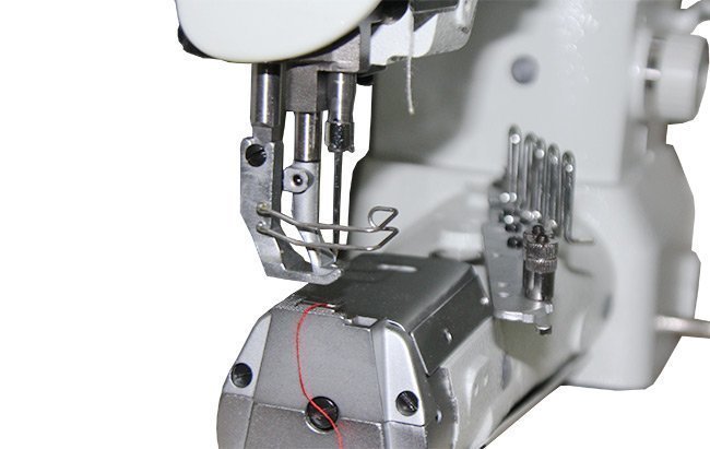 GС2263V Промышленная швейная машина Typical (голова+стол)2